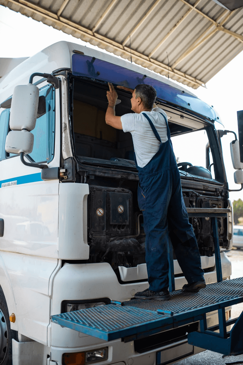 Glass Repair & Replacement for Commercial Vehicles