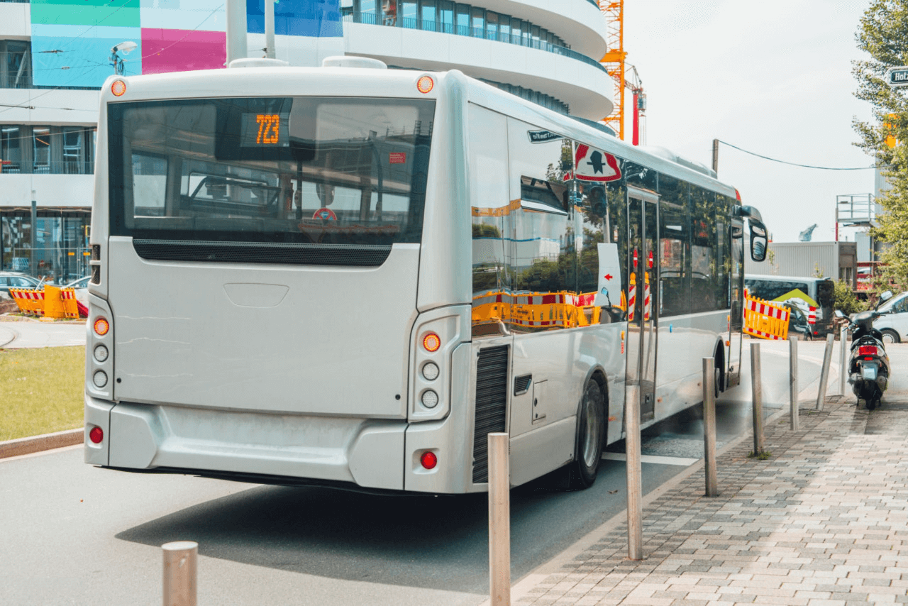 Bus and truck rear windscreen replacement and repair